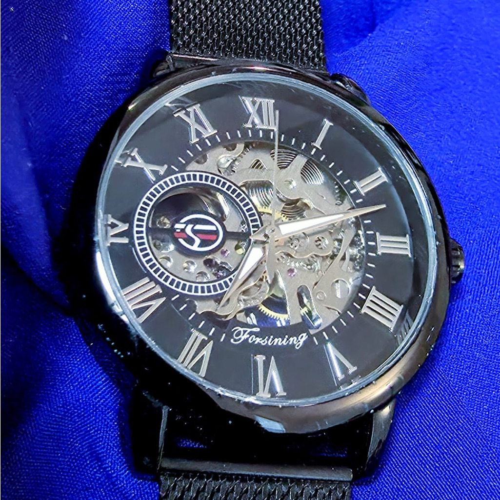 Forsining Black Skeleton Dial 42mm Automatic Mens Watch Sleek Like New